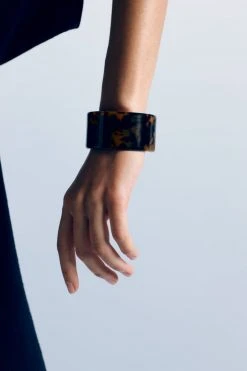 Machete Jumbo Cuff In Alabaster