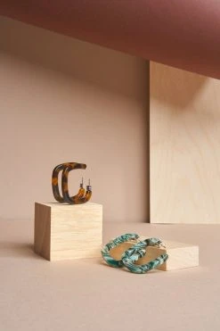 Machete THE SPOTLIGHT Midi Square Hoops In Blonde Tortoise