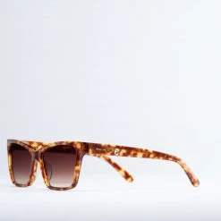 Machete Sally Sunglasses In Mod Tortoise