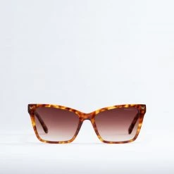 Machete Sally Sunglasses In Mod Tortoise